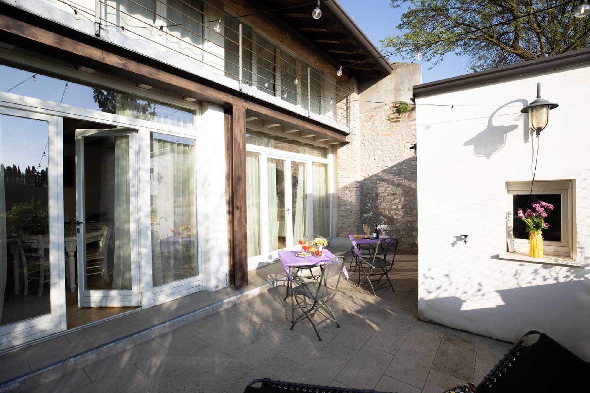 Relais La Rocca Solferino Bed & Breakfast Bagian luar foto