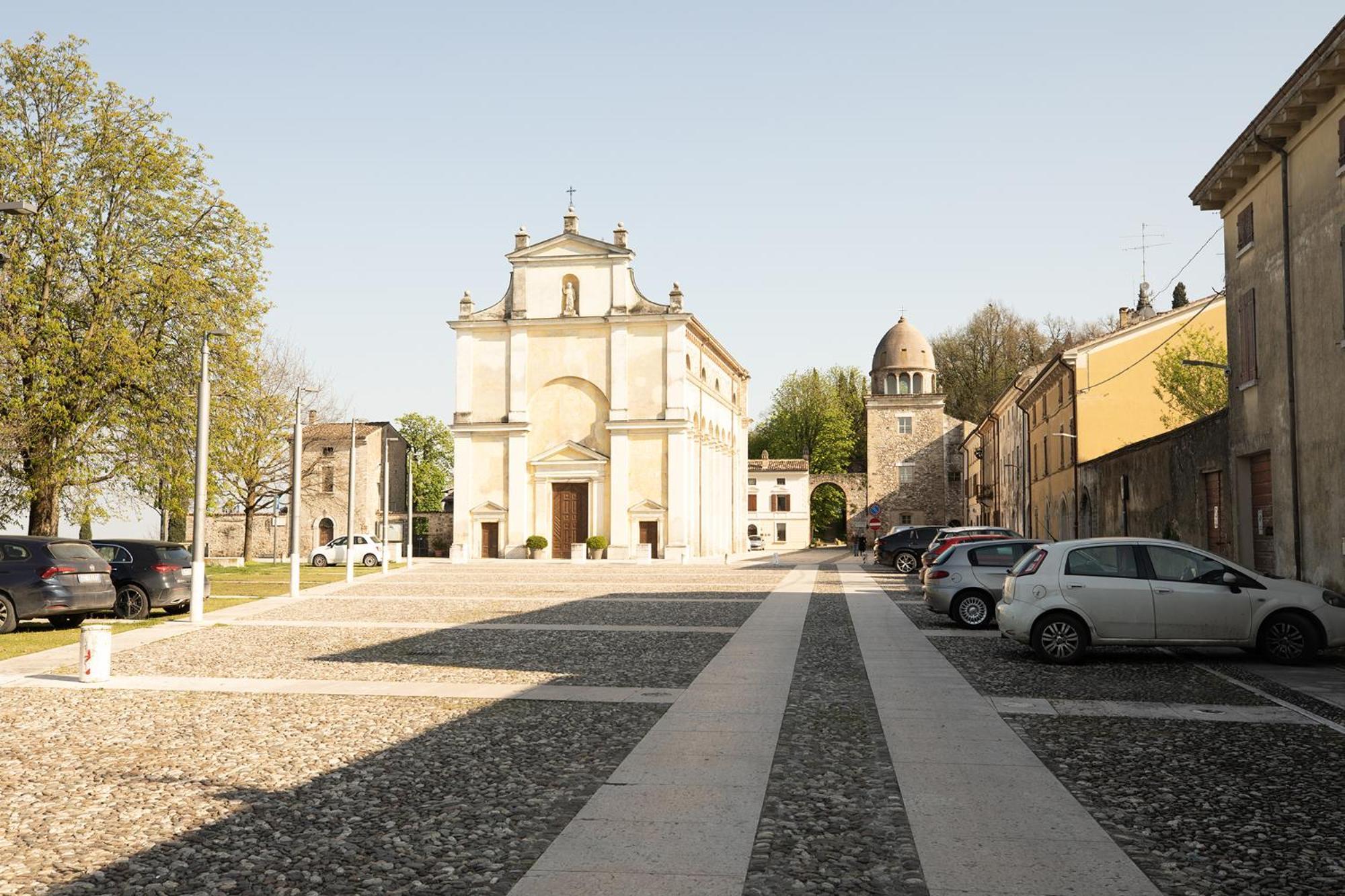 Relais La Rocca Solferino Bed & Breakfast Bagian luar foto