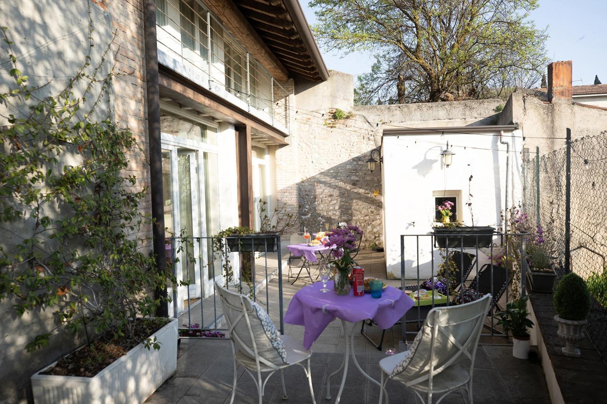 Relais La Rocca Solferino Bed & Breakfast Bagian luar foto
