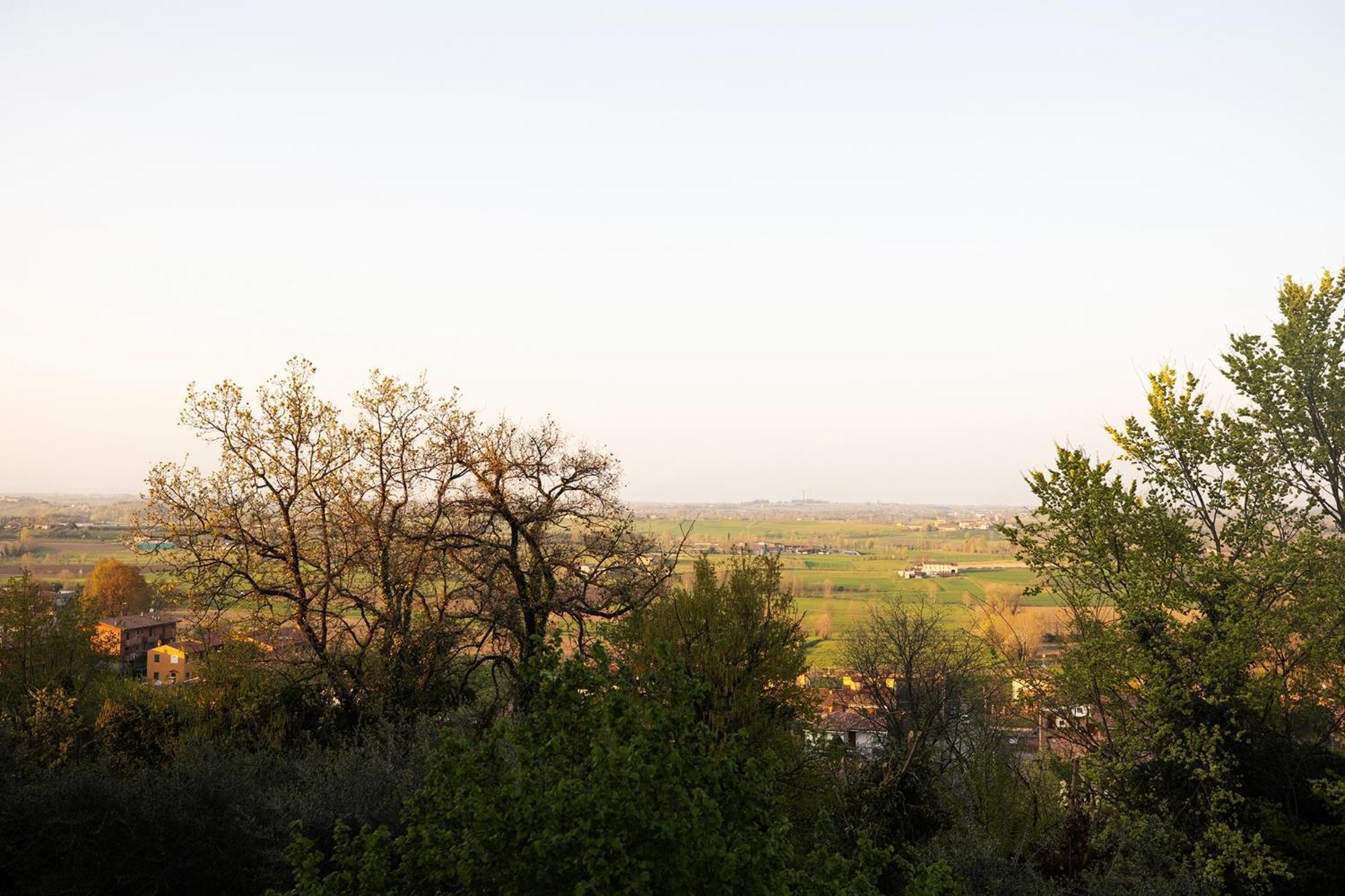 Relais La Rocca Solferino Bed & Breakfast Bagian luar foto