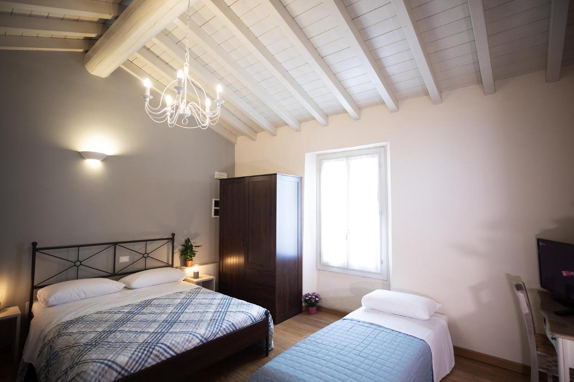 Relais La Rocca Solferino Bed & Breakfast Bagian luar foto