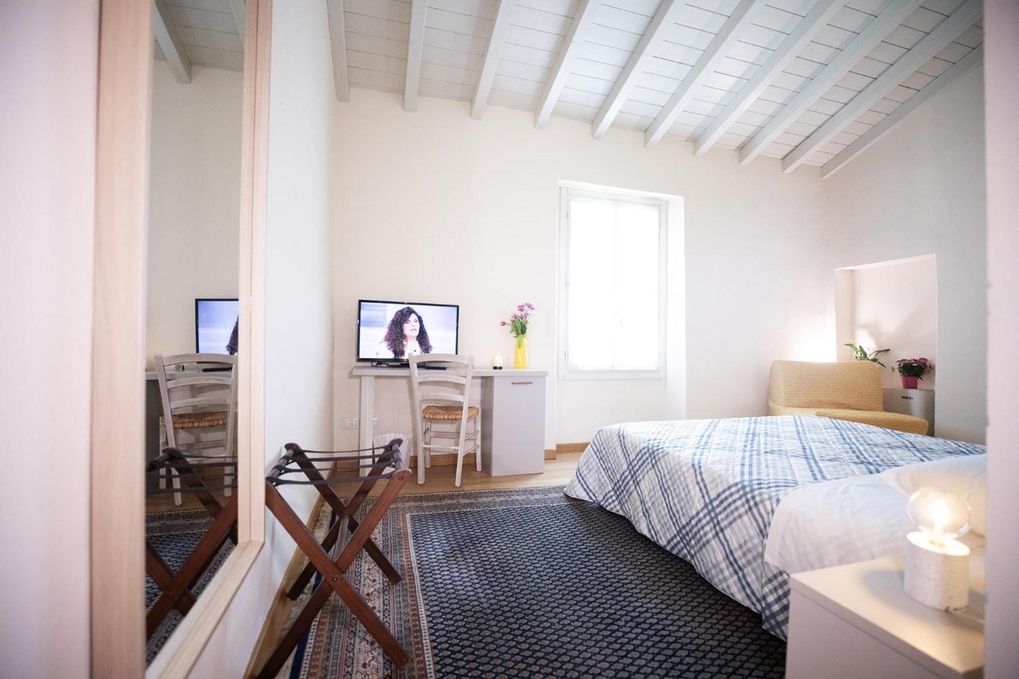 Relais La Rocca Solferino Bed & Breakfast Bagian luar foto