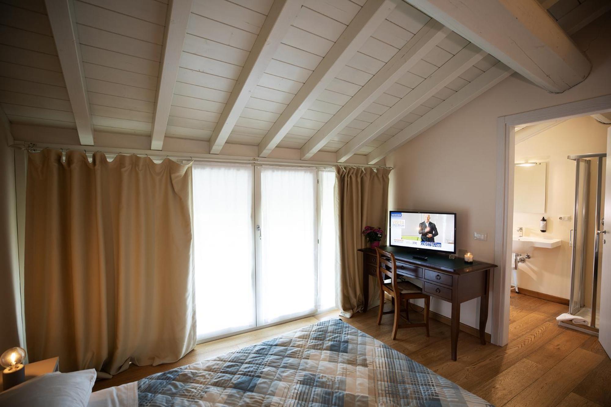 Relais La Rocca Solferino Bed & Breakfast Bagian luar foto